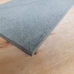 Đá tổ ong xám 30x60cm 8 Cận cảnh Đá tổ ong xám lát nền 30x60cm chống trượt sân vườn