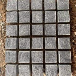 Đá cubic 10x10x5 xanh đen lát sân vườn biệt thự tạo cảm giác tự nhiên độc đáo