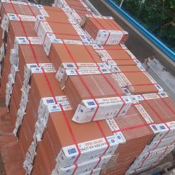 Gạch tàu Hạ Long lát sân giao hàng tại công trình