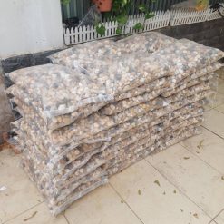 Sỏi tự nhiên đa màu 2x3cm bao 12kg