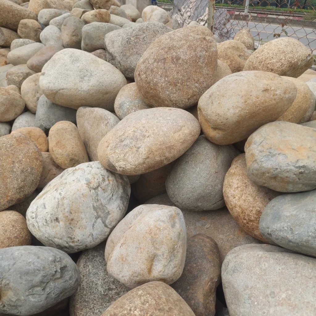Đá cuội trang trí sân vườn 1 Đá cuội tự nhiên trang trí sân vườn đẹp, nhiều kích thước
