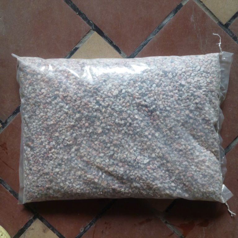 Sỏi hồng vò 4x6mm- bao 12kg 3 Sỏi hồng tự nhiên vo tròn làm sàn sỏi, làm đá rửa
