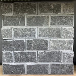 Đá bóc đen soi cạnh 10x20cm