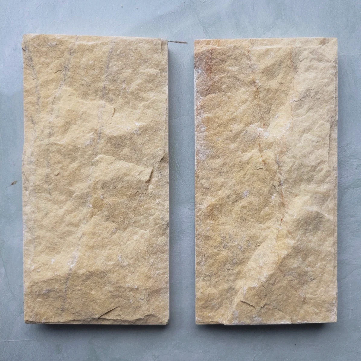 Đá bóc vàng 10x20cm 3 hai viên mẫu đá bóc vàng kích thước 10x20cm bề mặt bóc lồi tự nhiên
