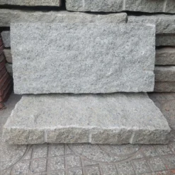 Đá chẻ Vũng Tàu 30x60cm lát lối đi sân vườn