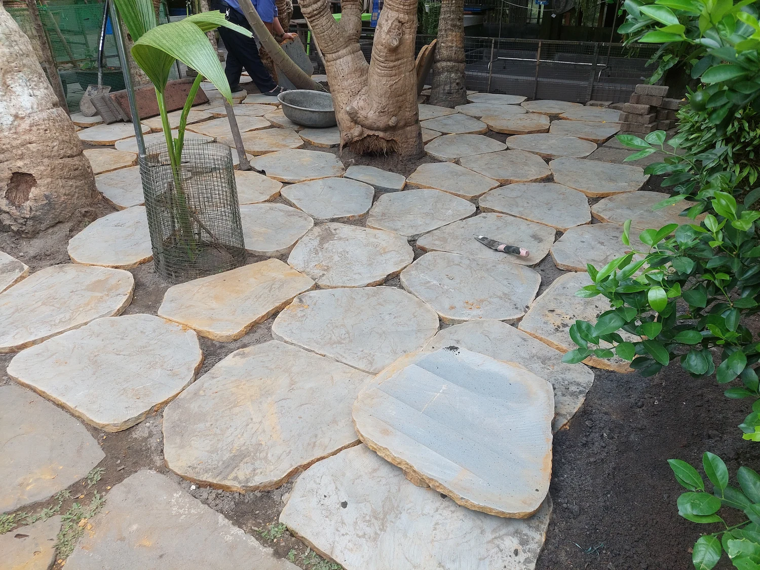 Đá thớt bazan - Đá bước dạo 6 Đá thớt bazan tự nhiên lát lối đi sân vườn biệt thự