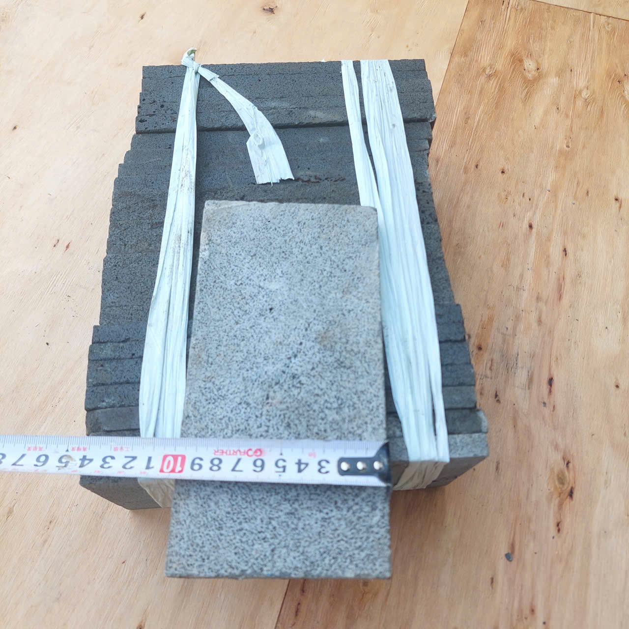 Đá tổ ong ốp tường 10x20 6 đá tổ ong xám 10x20c ốp tường trang trí bền đẹp theo thời gian