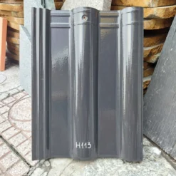 Hình ảnh thực tế ngói sứ tráng men Hera Prime H113 màu xám