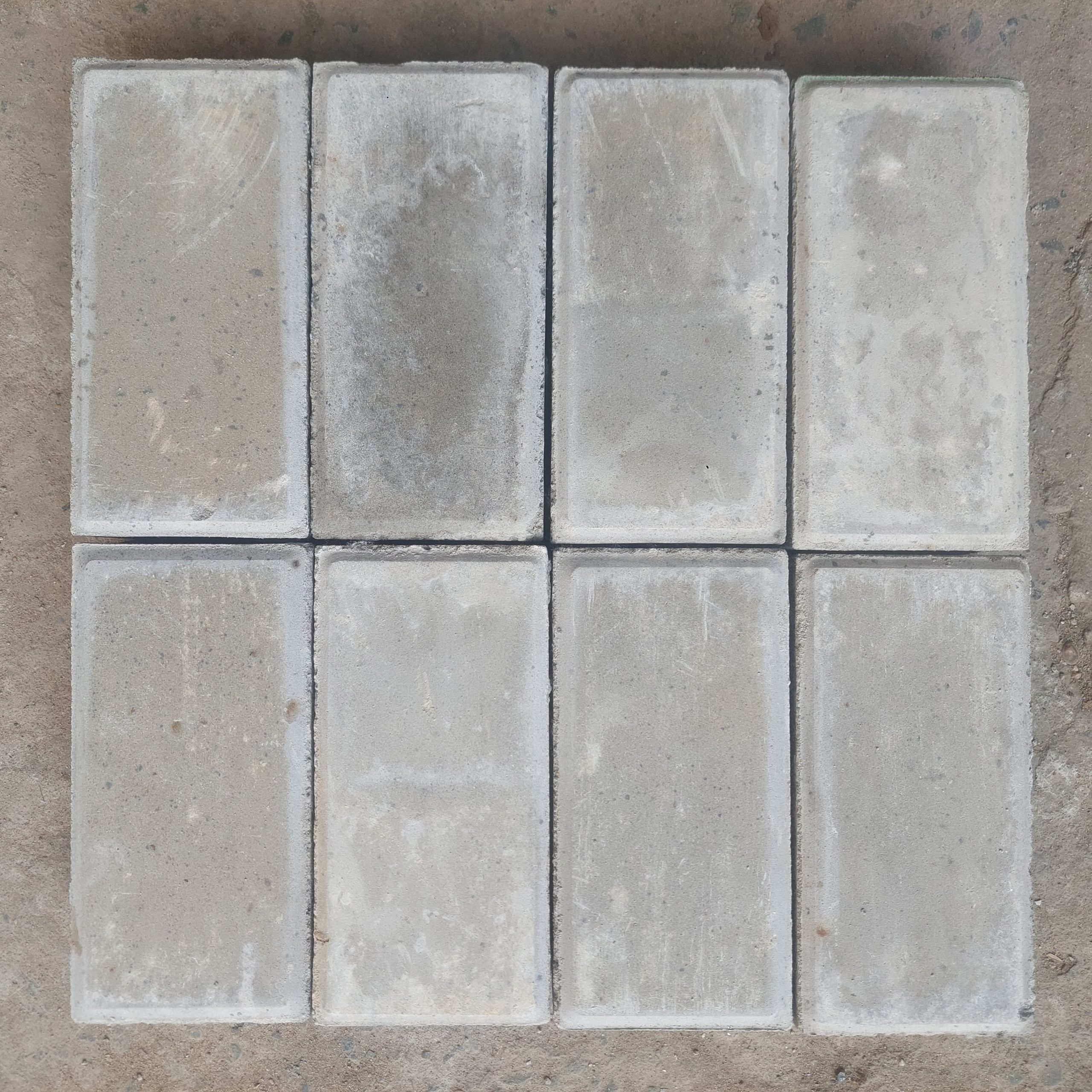 Gạch vỉa hè 10x20x6cm xám 7 Gạch vỉa hè 10x20x6cm xám - Ảnh 7