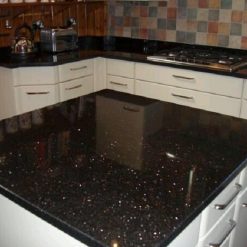 Đá hoa cương granite Kim sa trung 15 Đá hoa cương Kim Sa Trung ốp mặt bàn bếp và bàn đảo màu đen cao cấp
