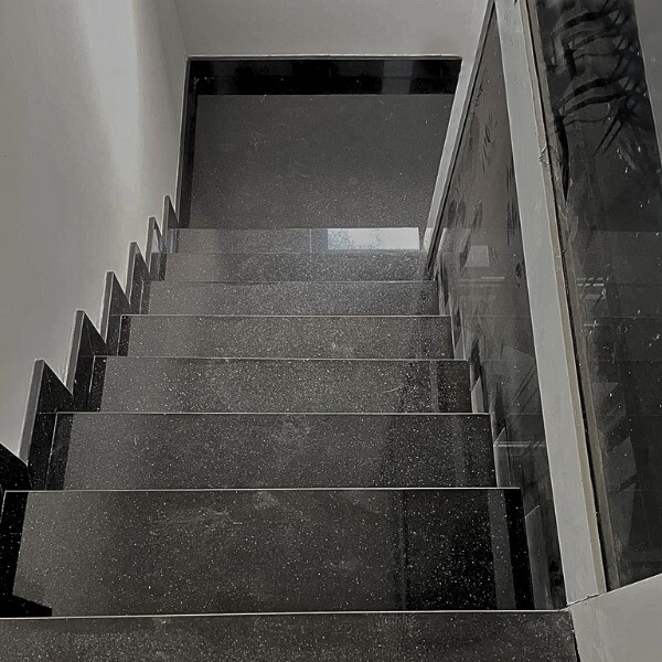 Đá hoa cương granite Kim sa trung 8 Đá hoa cương Kim Sa Trung ốp cầu thang và bậc tam cấp sang trọng