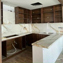 Đá lamar vân vàng - Golden posa 16 Mẫu đá lamar vân vàng Golden Rosa ốp bàn bếp và bàn đảo hiện đại