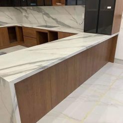 Đá Lamar trắng vân mây 10 Đá nung kết trắng vân mây làm bàn bếp