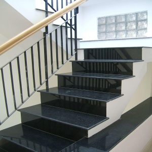 Đá hoa cương granite đen Ấn Độ tự nhiên cao cấp tại Vlxd Hà Nam. Lựa chọn lý tưởng để ốp lát cầu thang