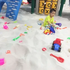 Cát trắng tự nhiên làm sân chơi trẻ em