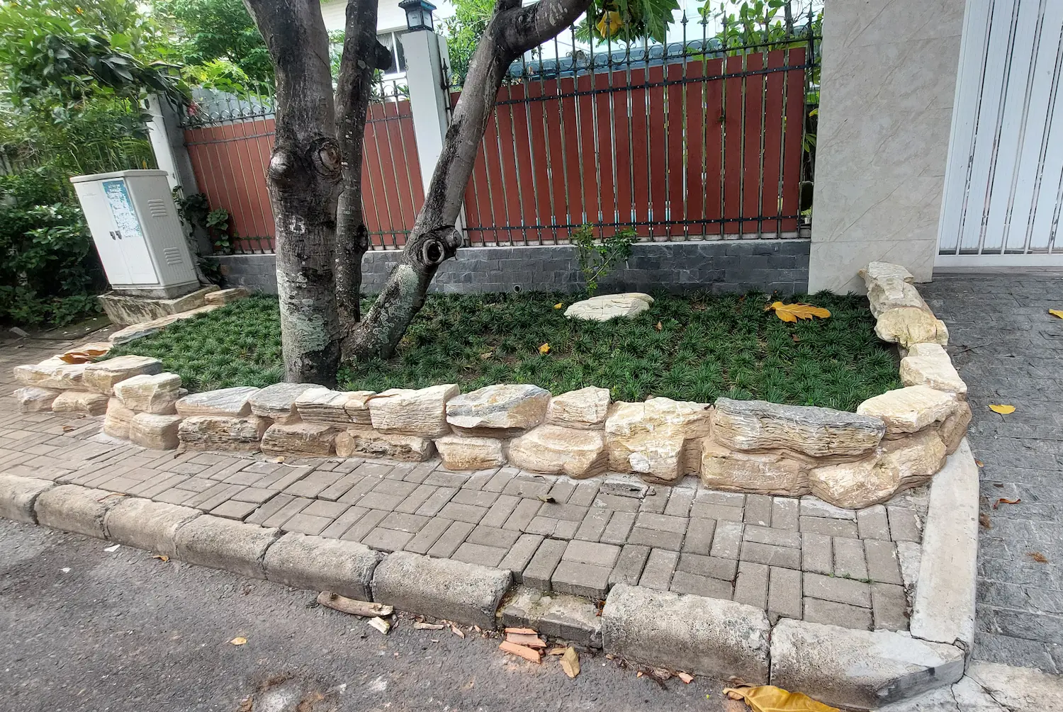 Đá cổ thạch xanh 19 Bồn cây trang trí sân vườn bó vỉa bằng đá cổ thạch tự nhiên